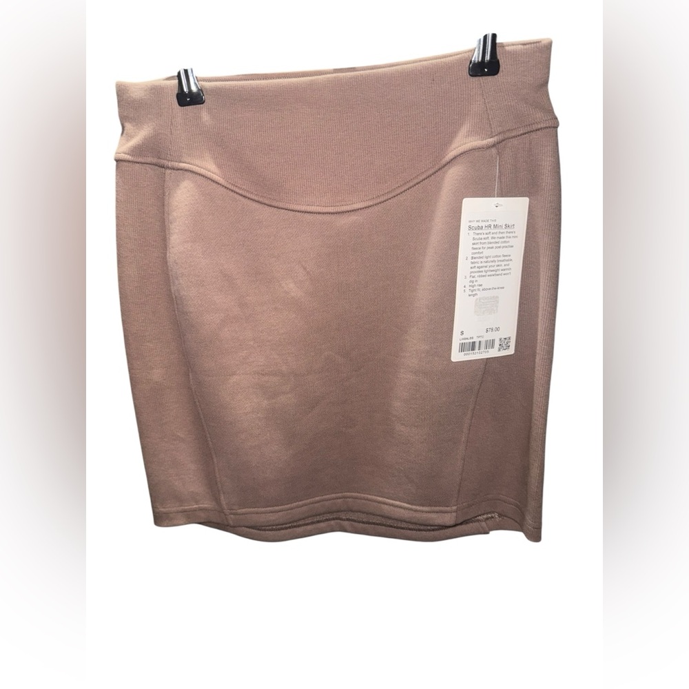 LULULEMON SCUBA HR MINI SKIRT SIZE S NWT